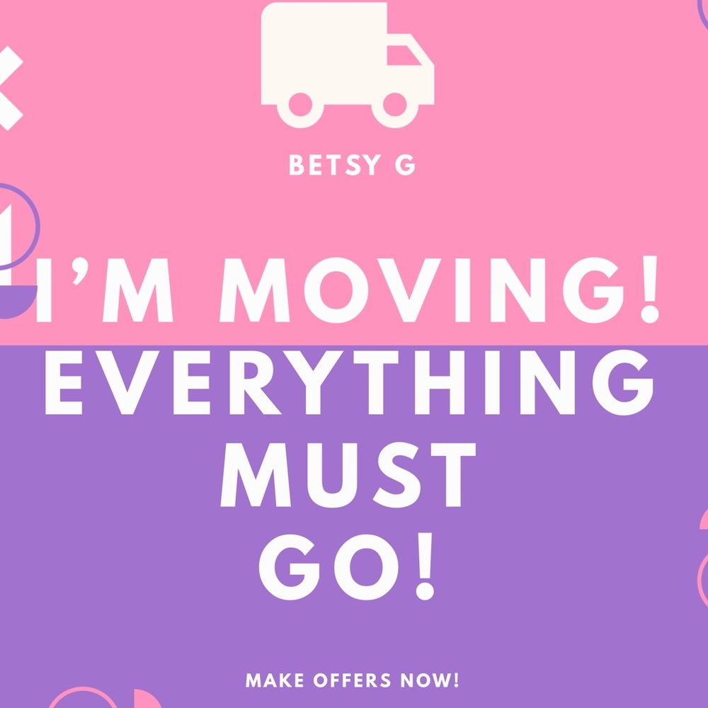 ✨🌟💫MOVING! MAKE OFFERS & BUNDLE NOW!✨⚡️⭐️